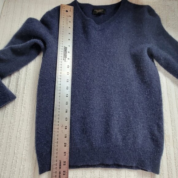Cashmere Club Room Luxury Sweater Womens Medium Blue Cashmere Pullover V-neck - Picture 7 of 7